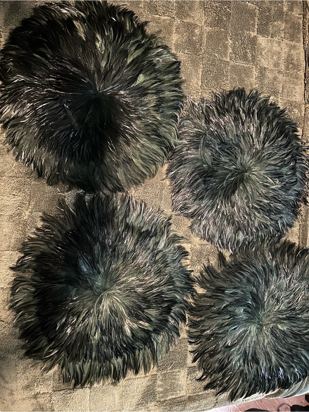 Dark Green Faux Fur Round Placemat soft and elegant  - Set of 4 - Picture 2 of 2